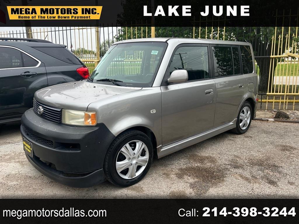Scion xB  2005