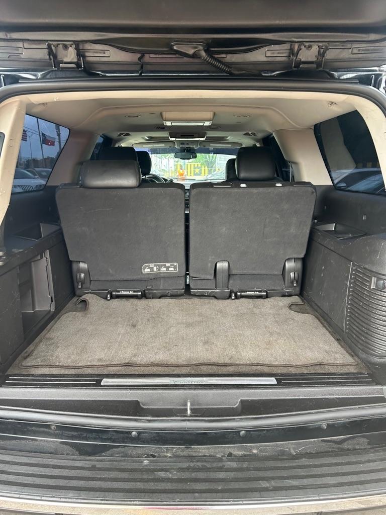 Cadillac Escalade  2011