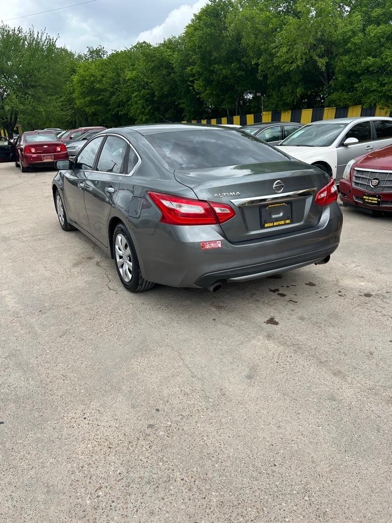 Nissan Altima  2016