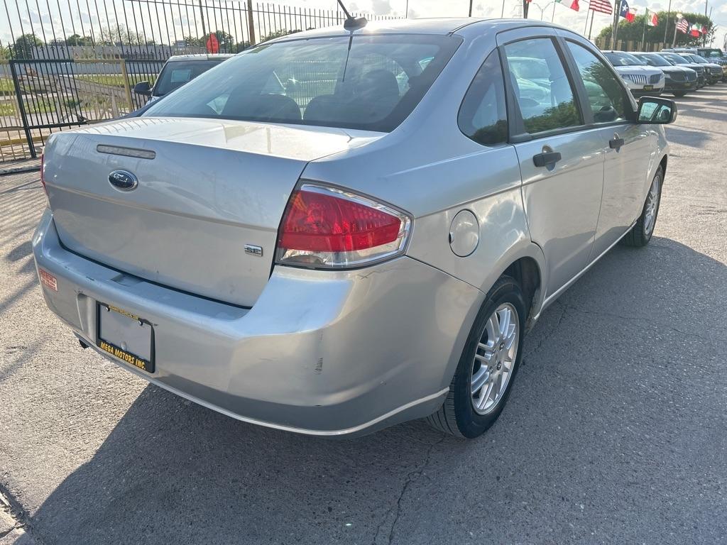 Ford Focus  2011
