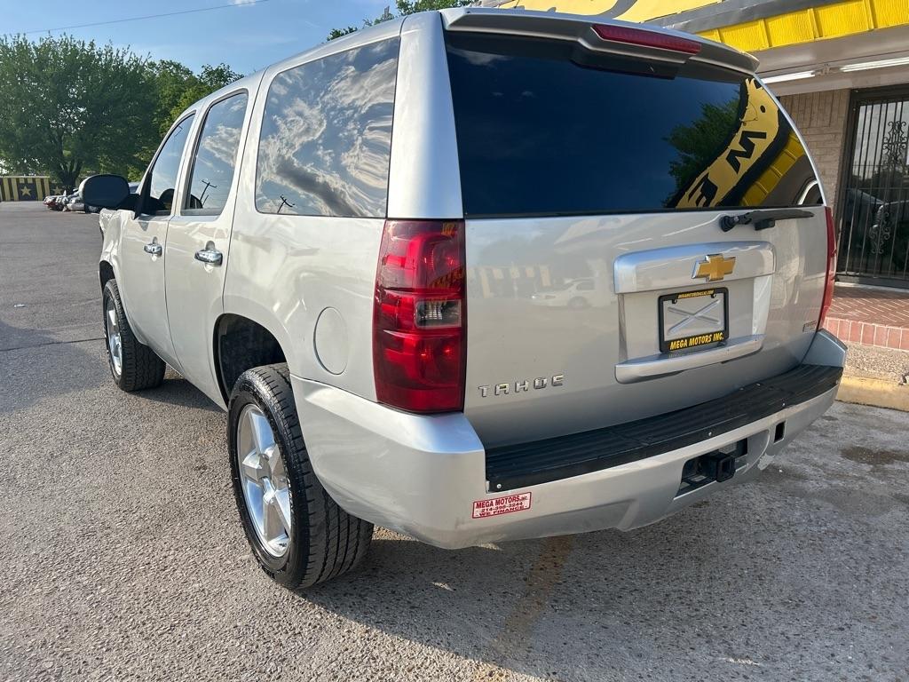 Chevrolet Tahoe  2012