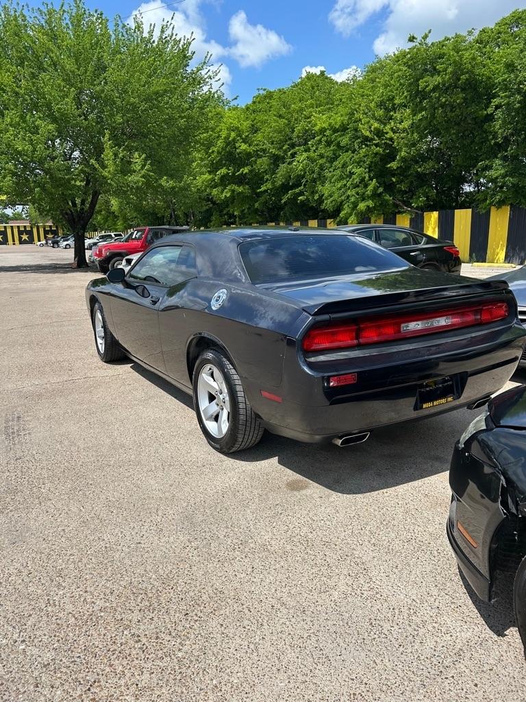 Dodge Challenger  2011