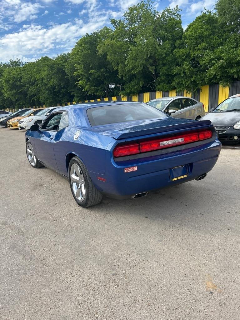 Dodge Challenger  2012