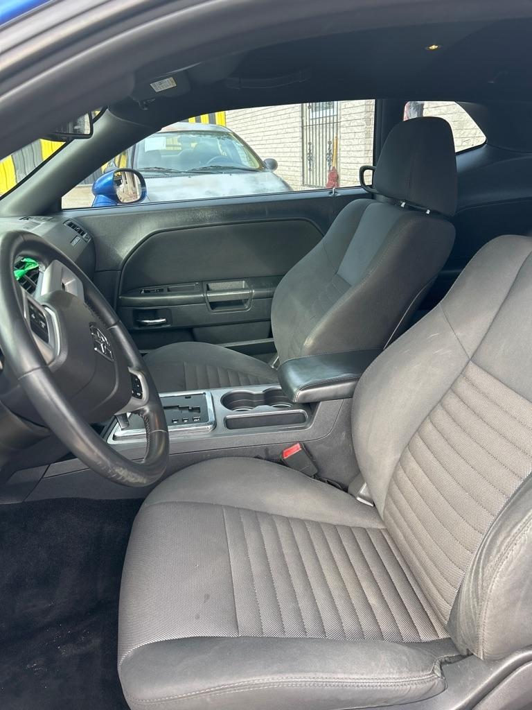 Dodge Challenger  2012