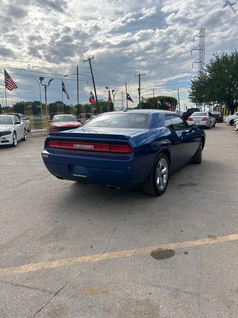 2012 Dodge Challenger R/T's photo