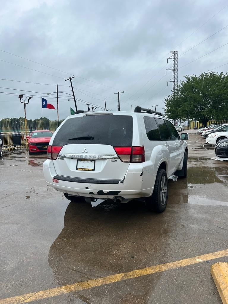 Mitsubishi Endeavor  2011