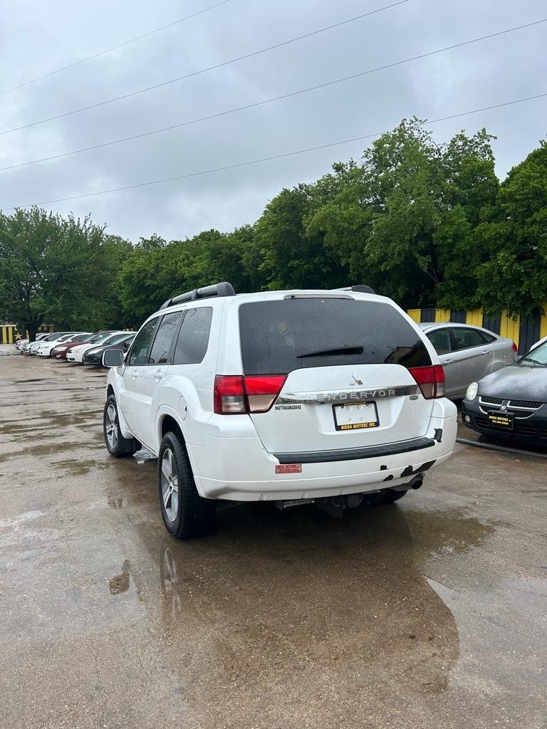 Mitsubishi Endeavor  2011