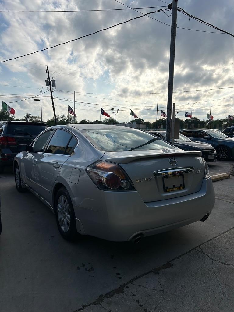 Nissan Altima  2012
