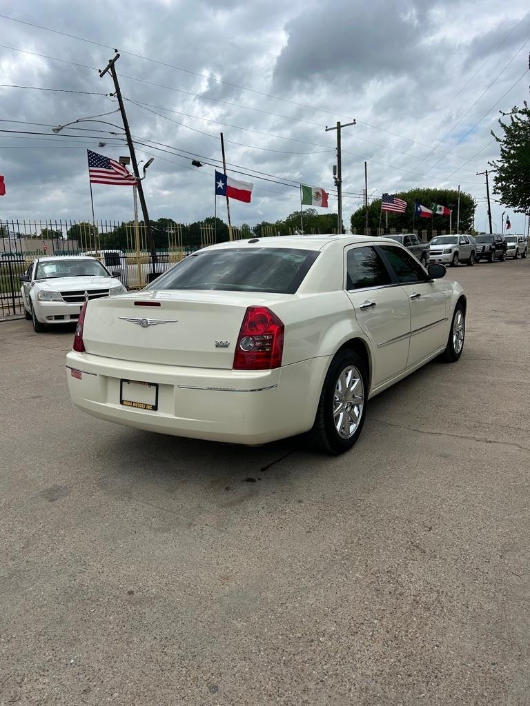 Chrysler 300  2010