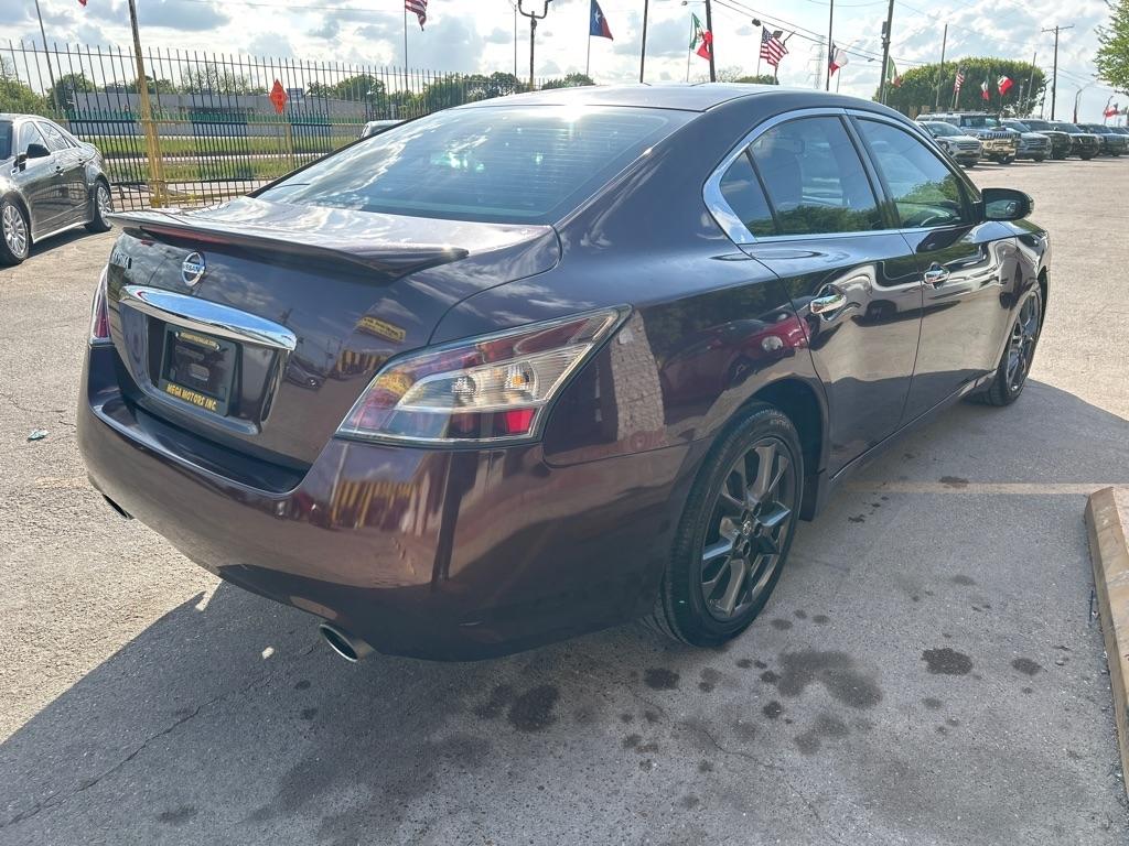 Nissan Maxima  2014