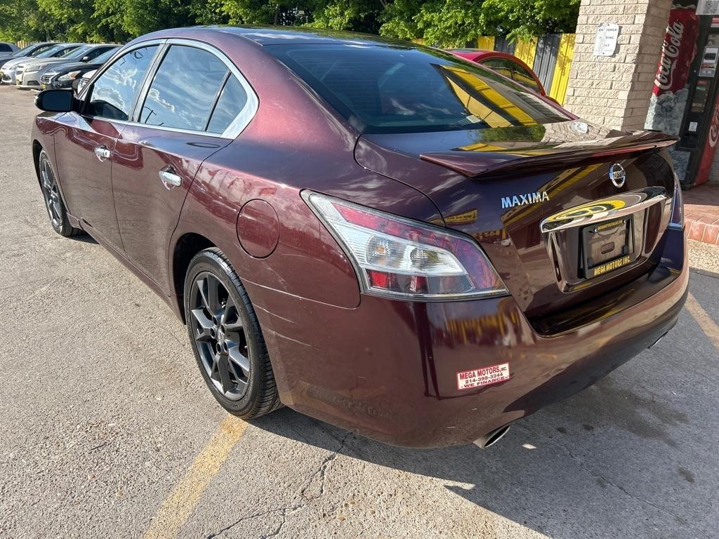 Nissan Maxima  2014