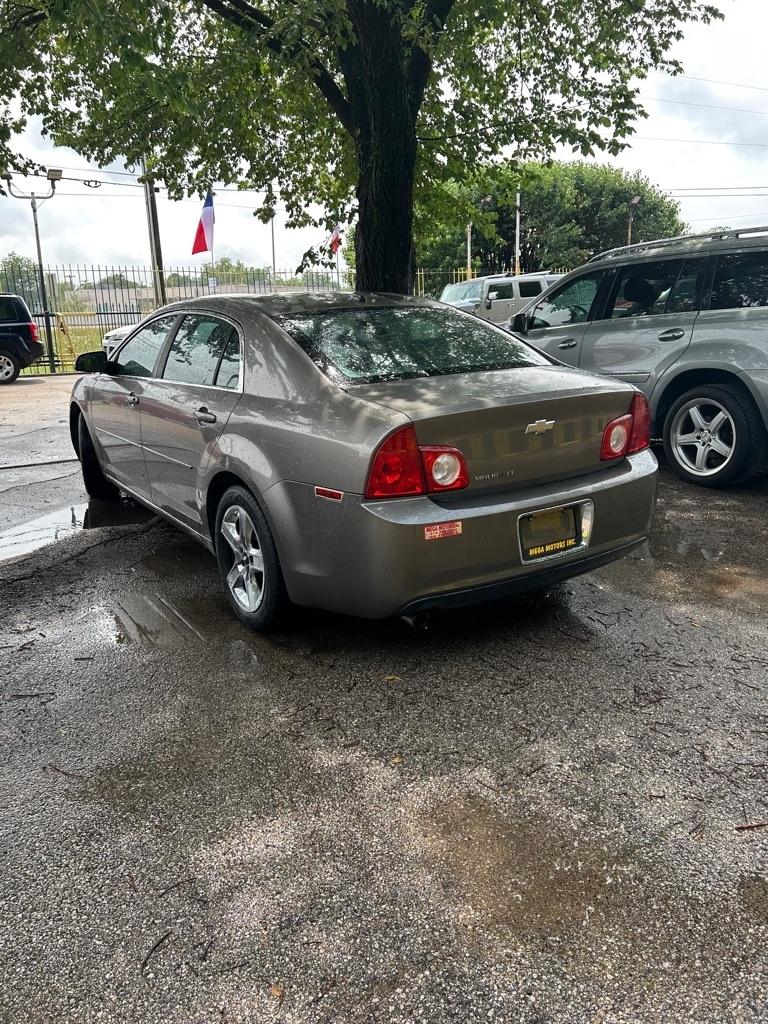 Chevrolet Malibu  2010
