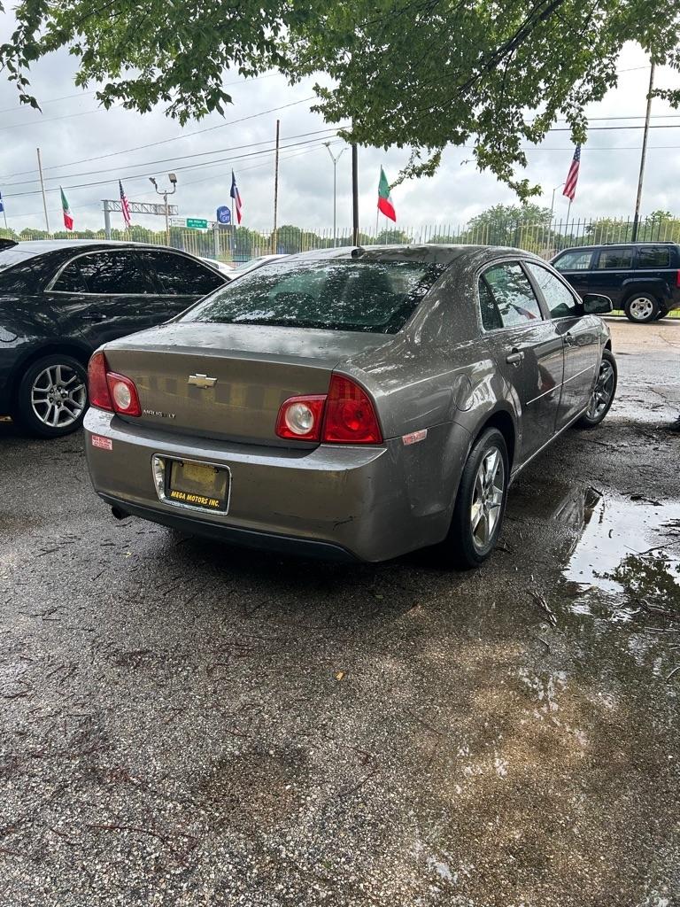 Chevrolet Malibu  2010