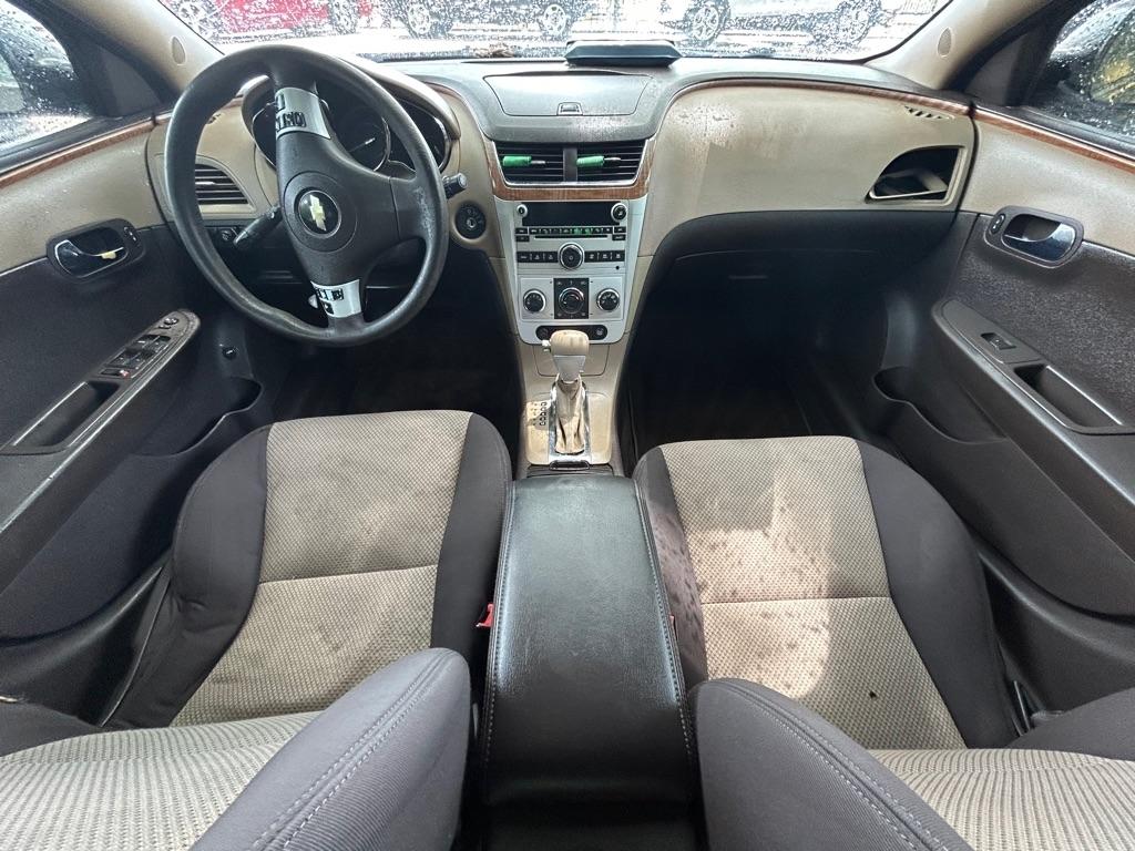 Chevrolet Malibu  2010