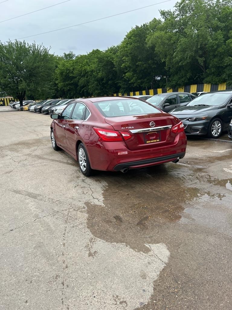 Nissan Altima  2016