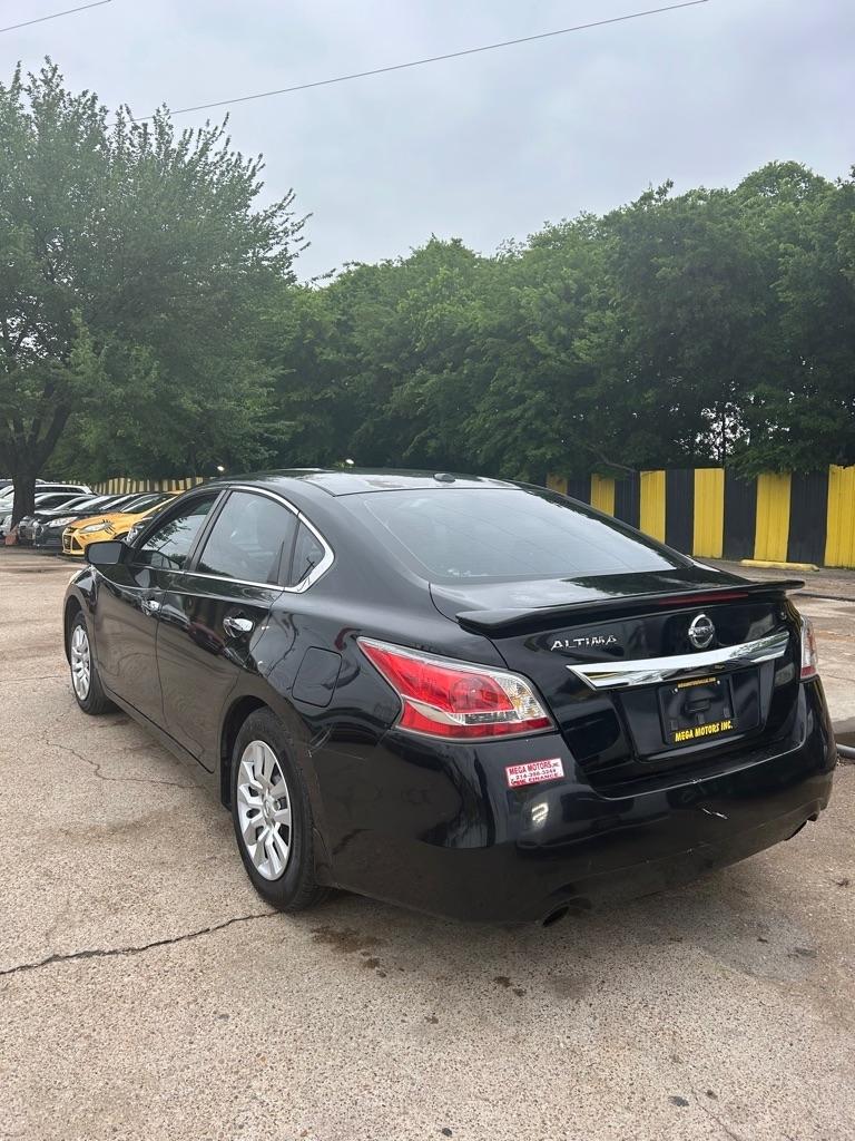 Nissan Altima  2015