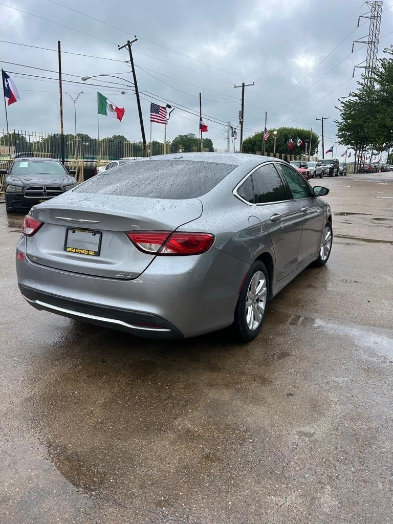 Chrysler 200  2015