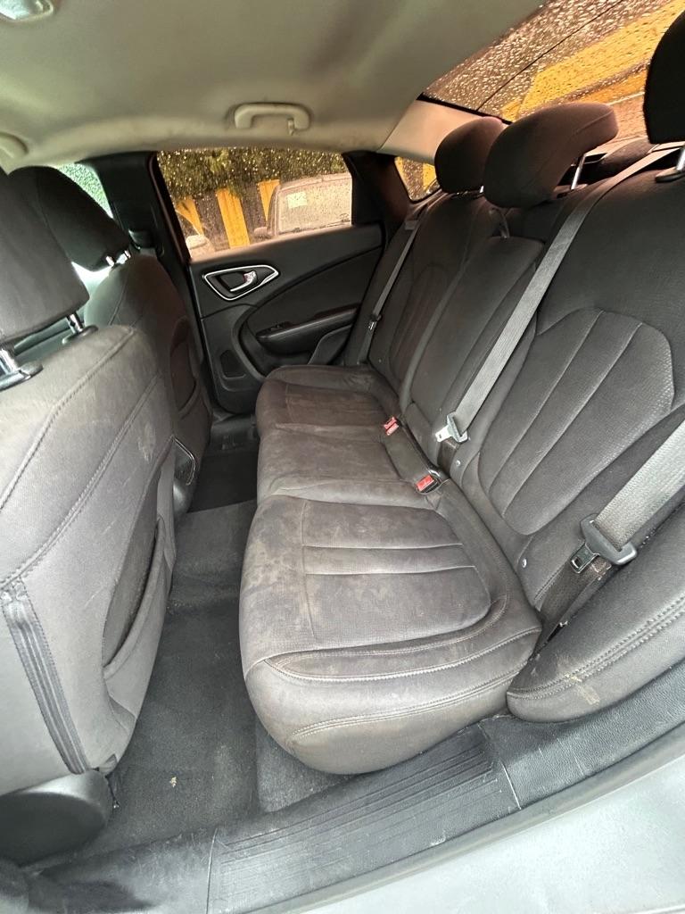 Chrysler 200  2015