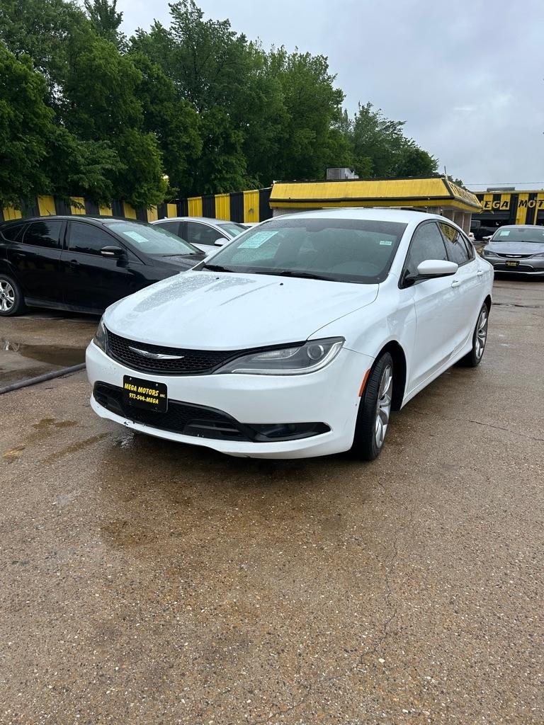 Chrysler 200  2016