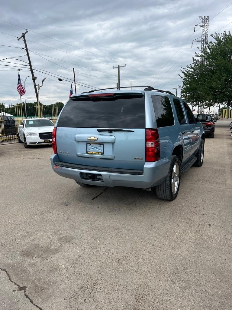 Chevrolet Tahoe  2011