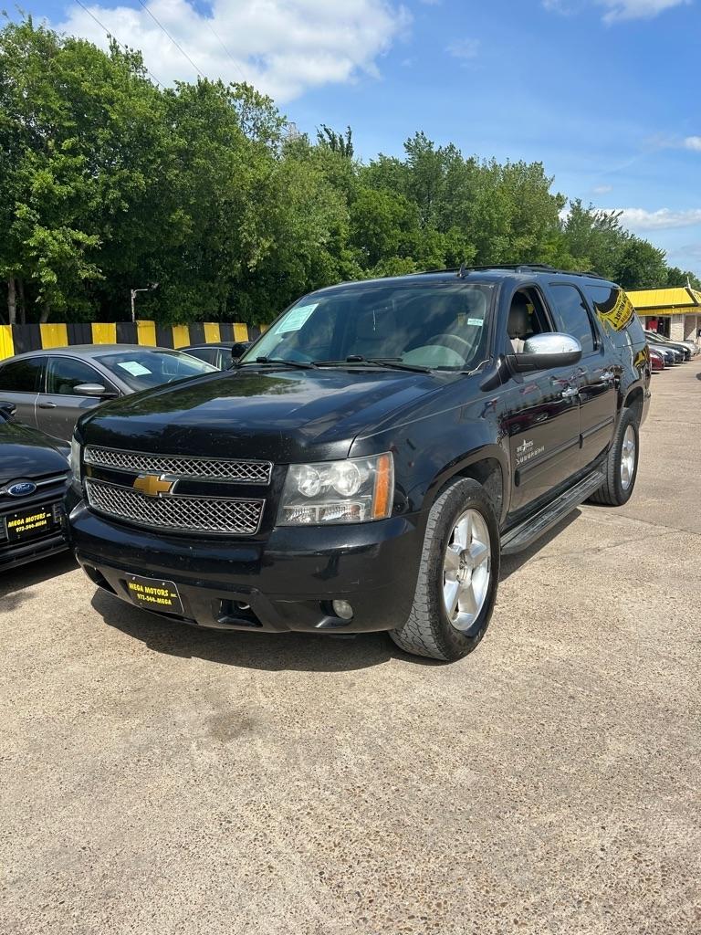 Chevrolet Suburban  2013