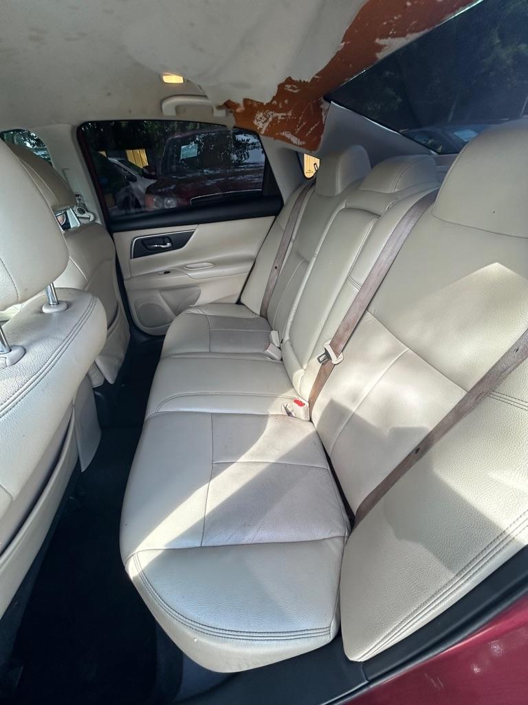 Nissan Altima  2015