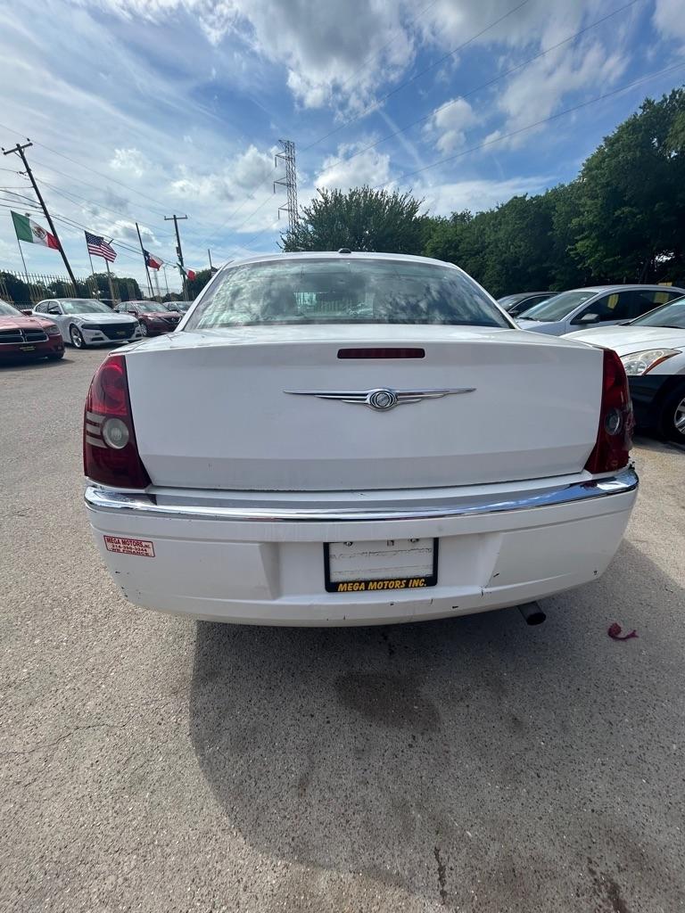Chrysler 300  2010