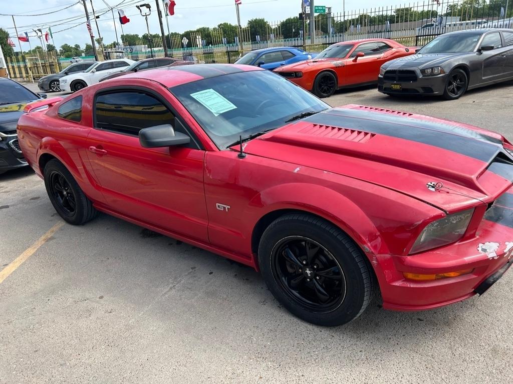Ford Mustang  2005