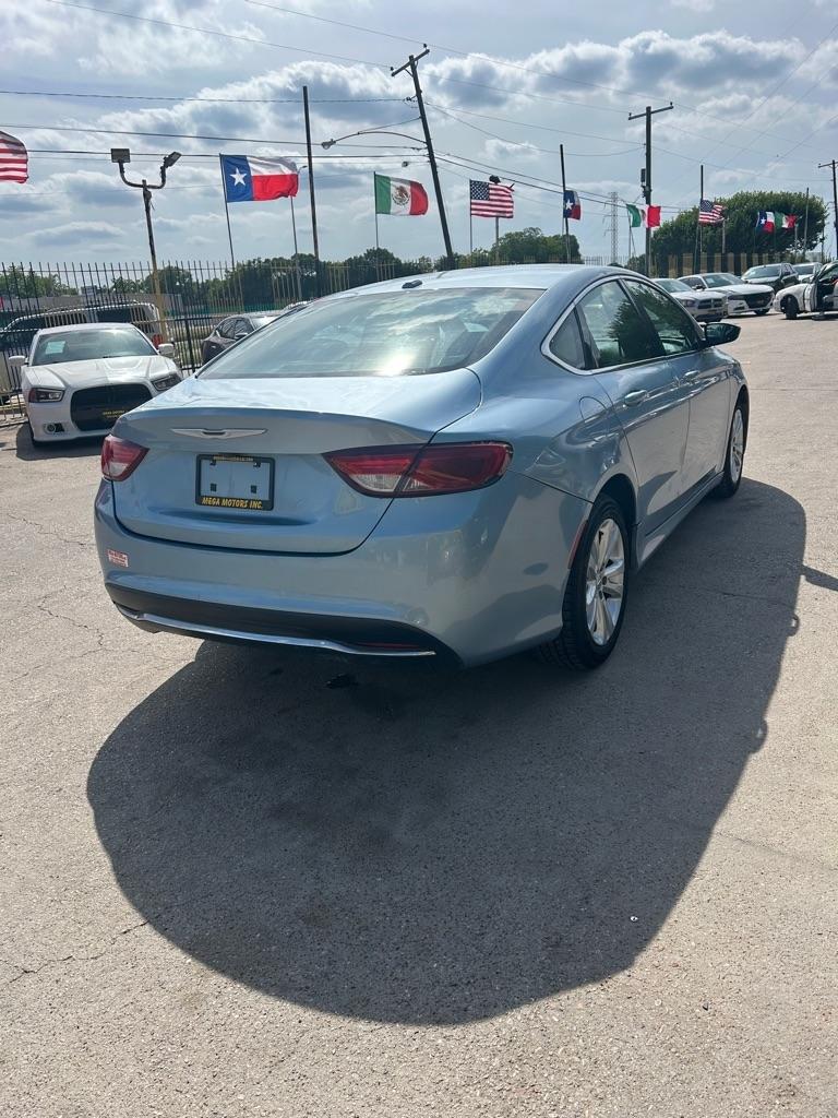 Chrysler 200  2015
