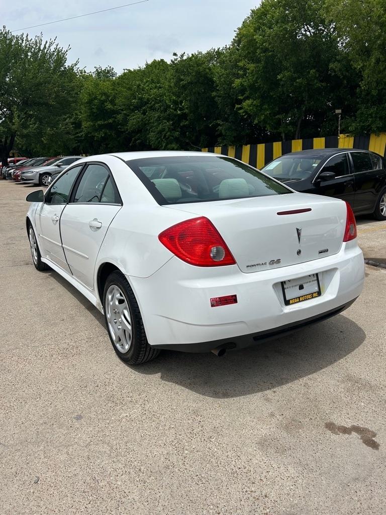 Pontiac G6  2010
