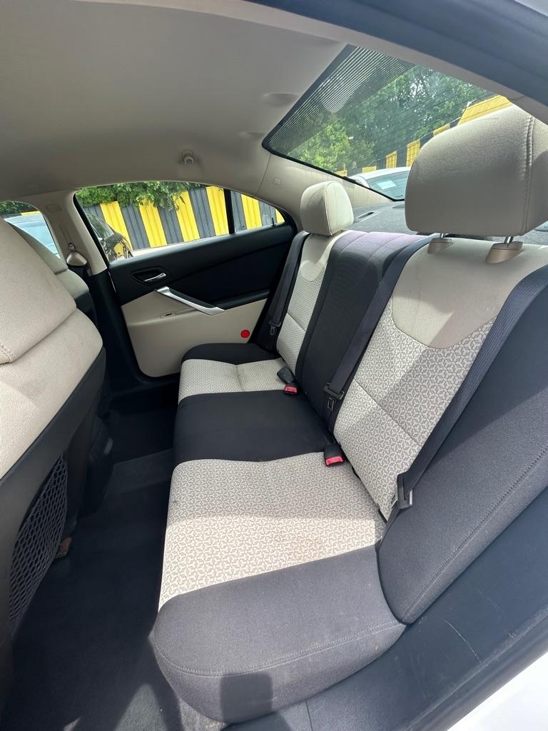 Pontiac G6  2010