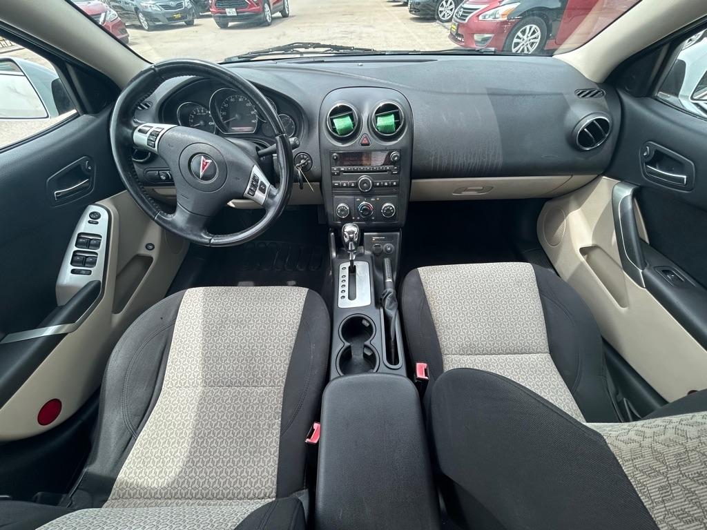 Pontiac G6  2010