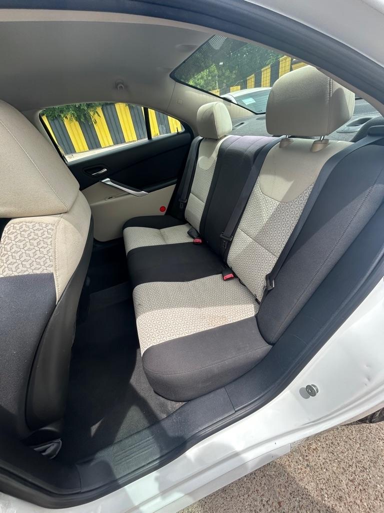 Pontiac G6  2010