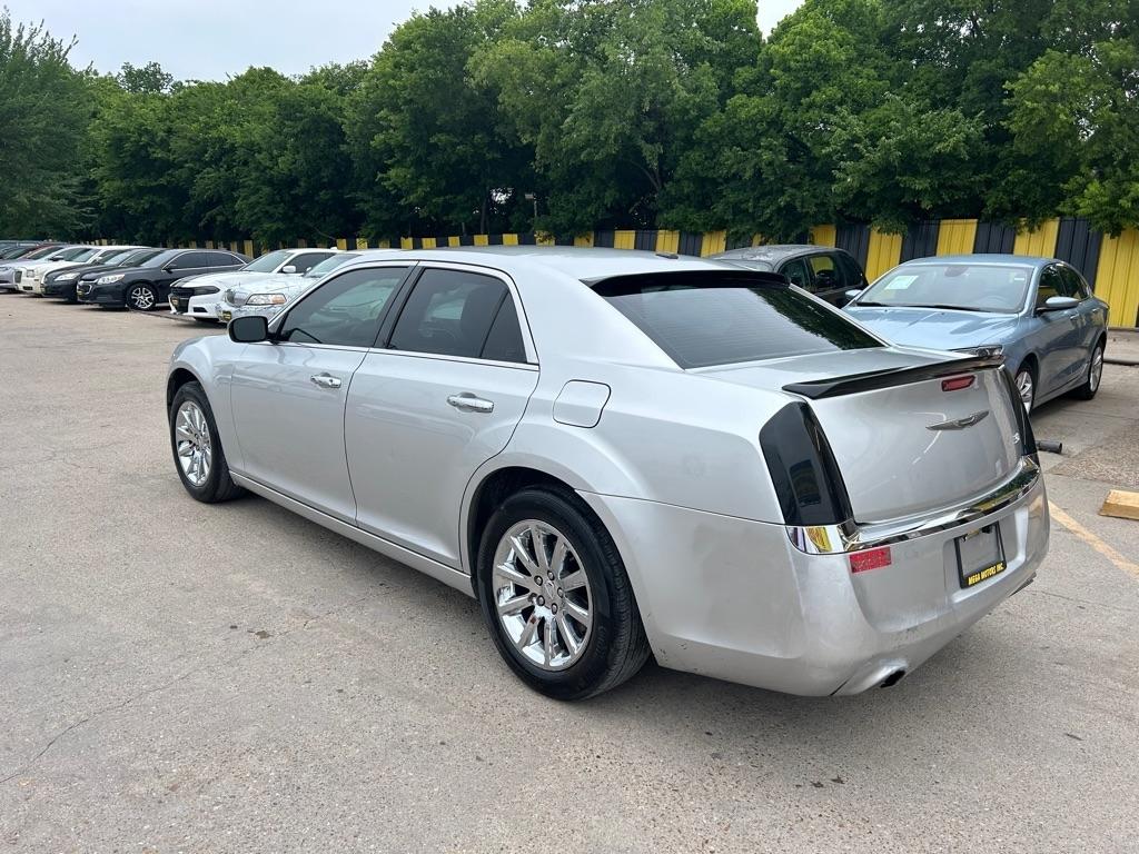 Chrysler 300  2012