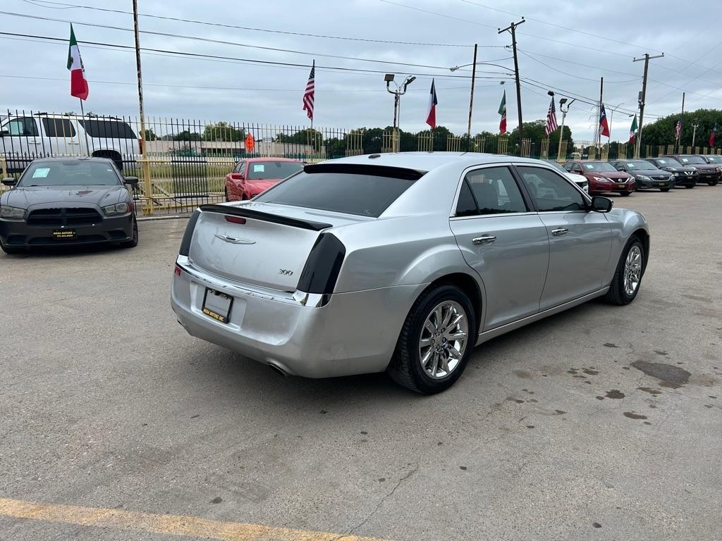 Chrysler 300  2012