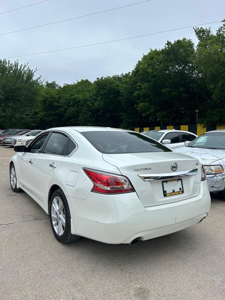 Nissan Altima  2015