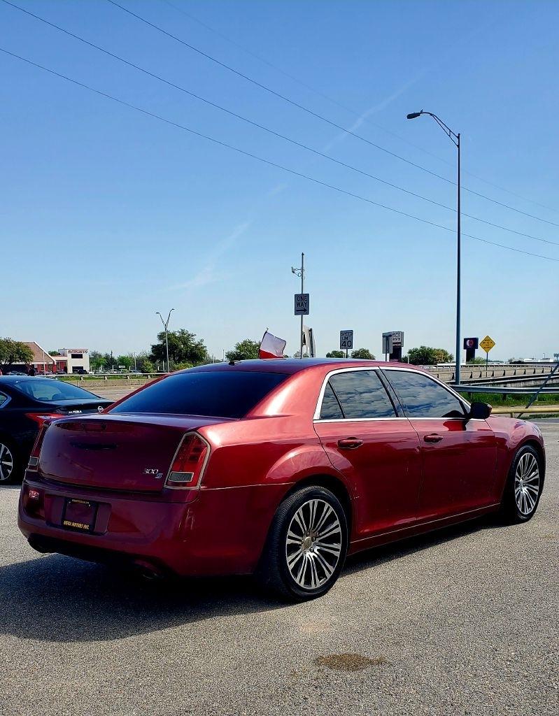 Chrysler 300  2014