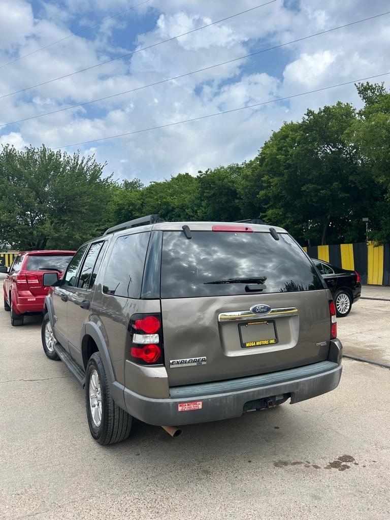 Ford Explorer  2006