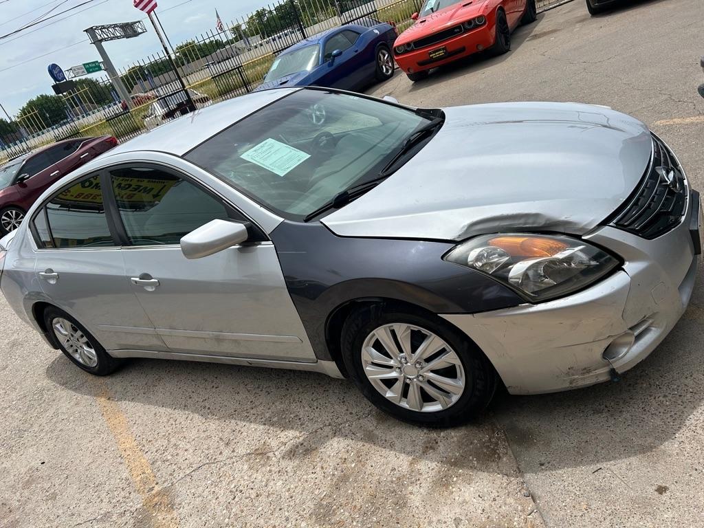 Nissan Altima  2012