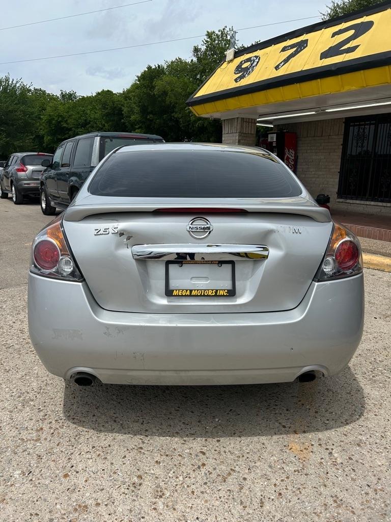 Nissan Altima  2012