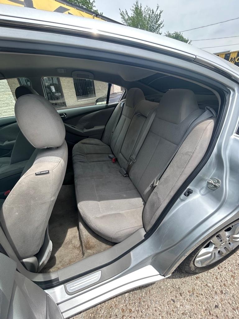 Nissan Altima  2012