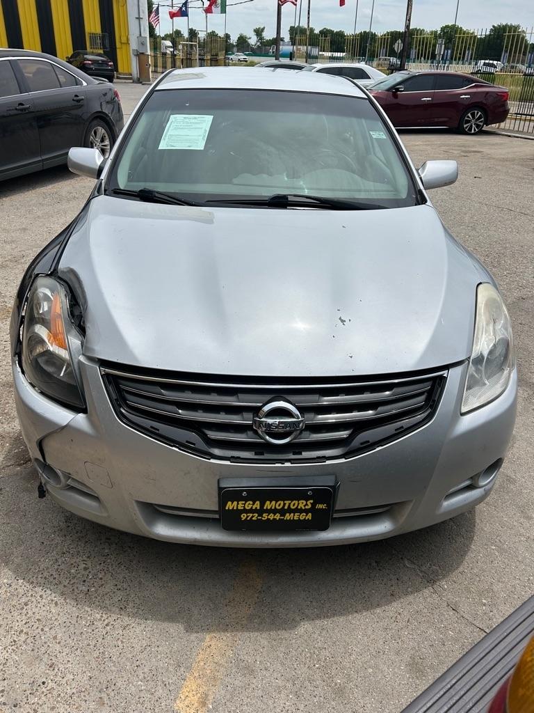 Nissan Altima  2012