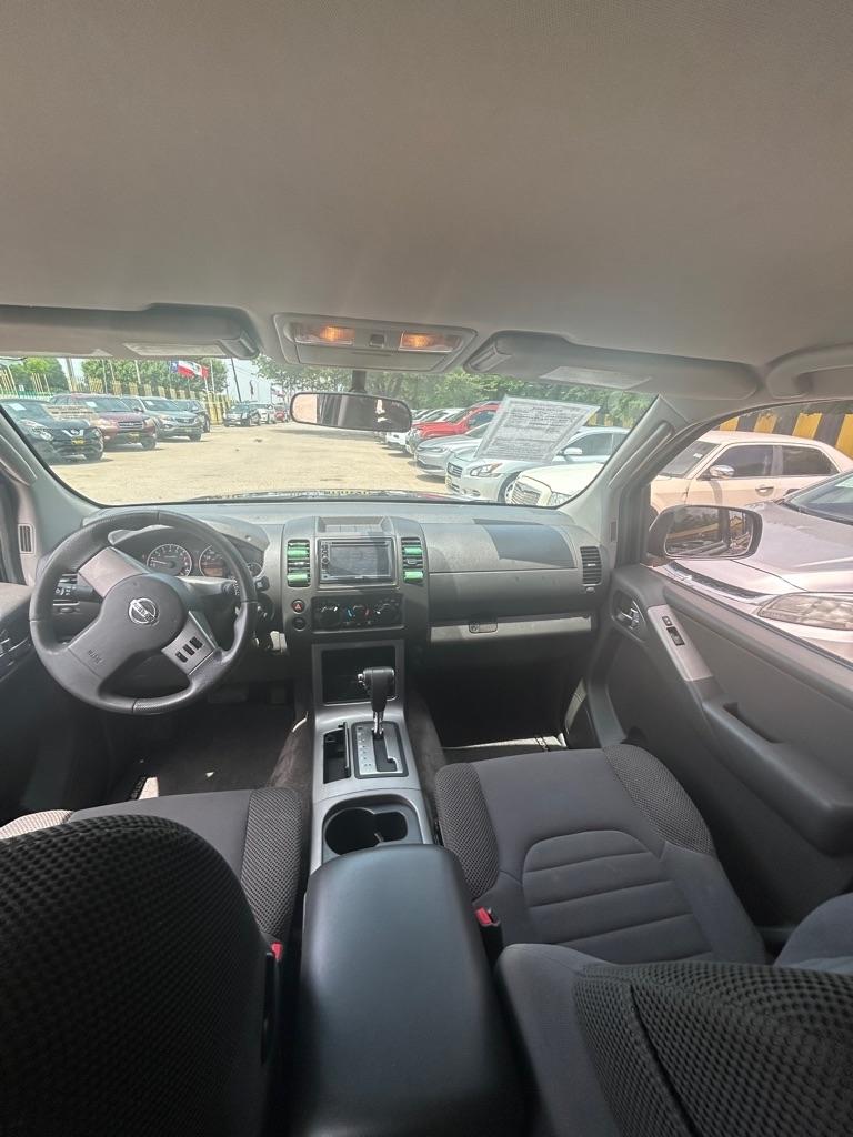 Nissan Pathfinder  2012