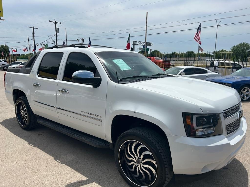 Chevrolet Avalanche  2011