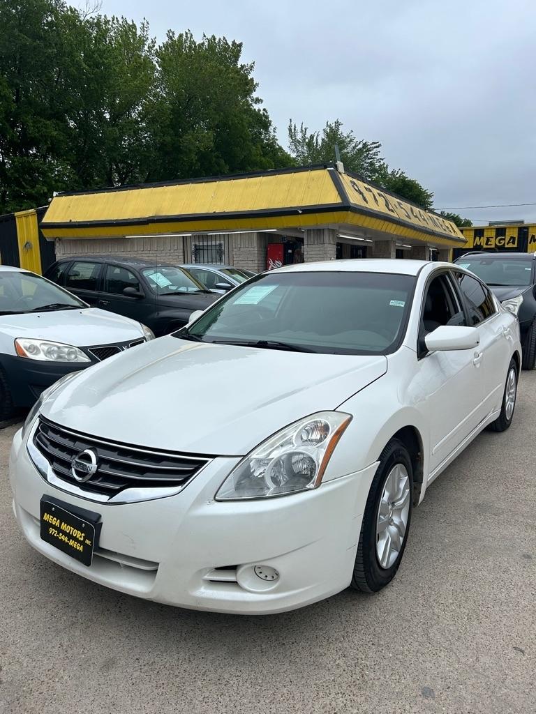 Nissan Altima  2012