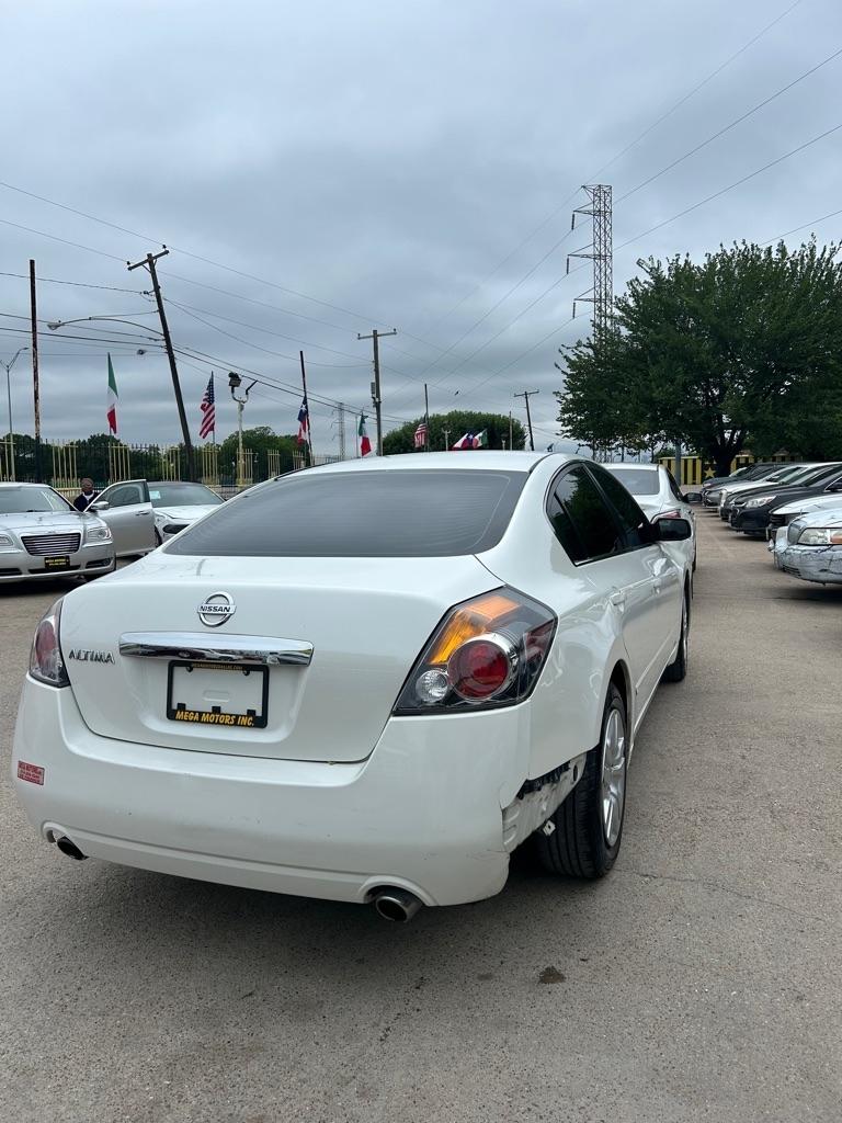 Nissan Altima  2012