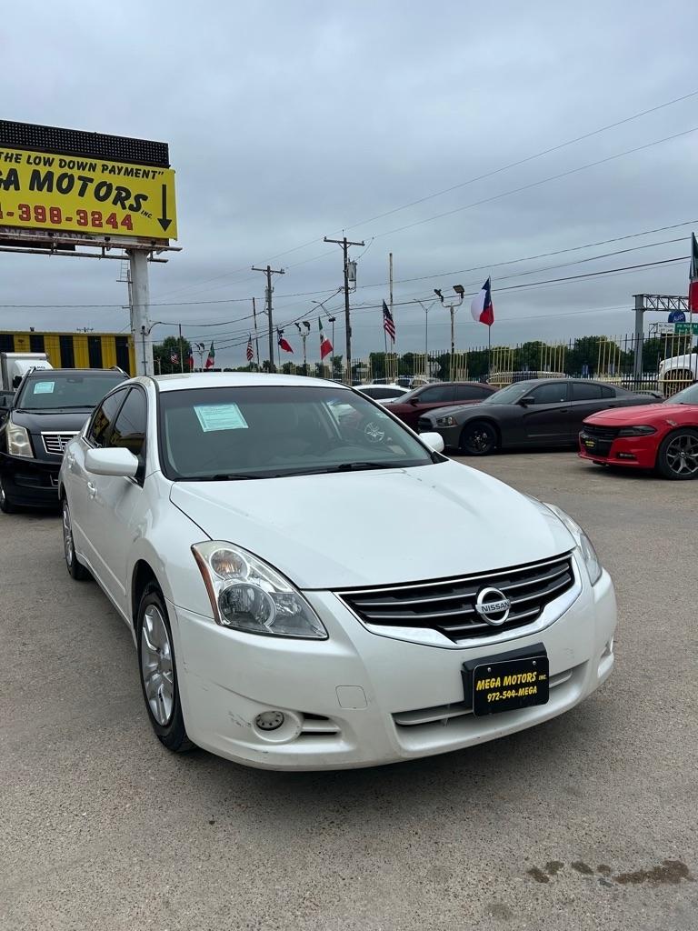 Nissan Altima  2012