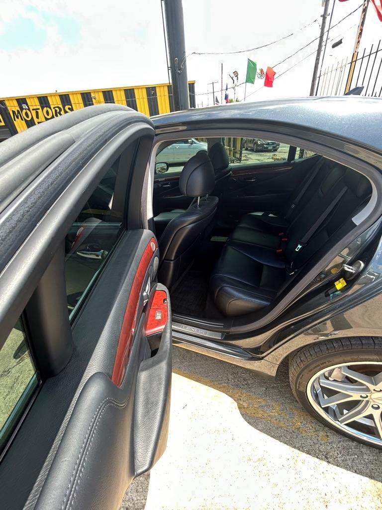 Lexus LS 460  2009
