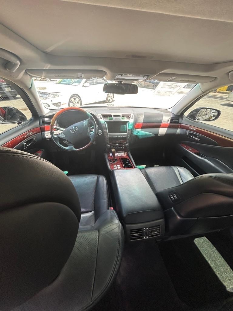 Lexus LS 460  2009