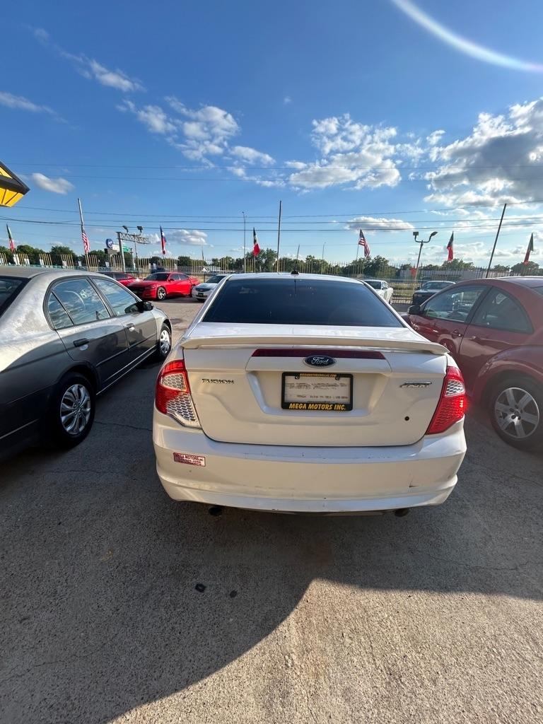 Ford Fusion  2011